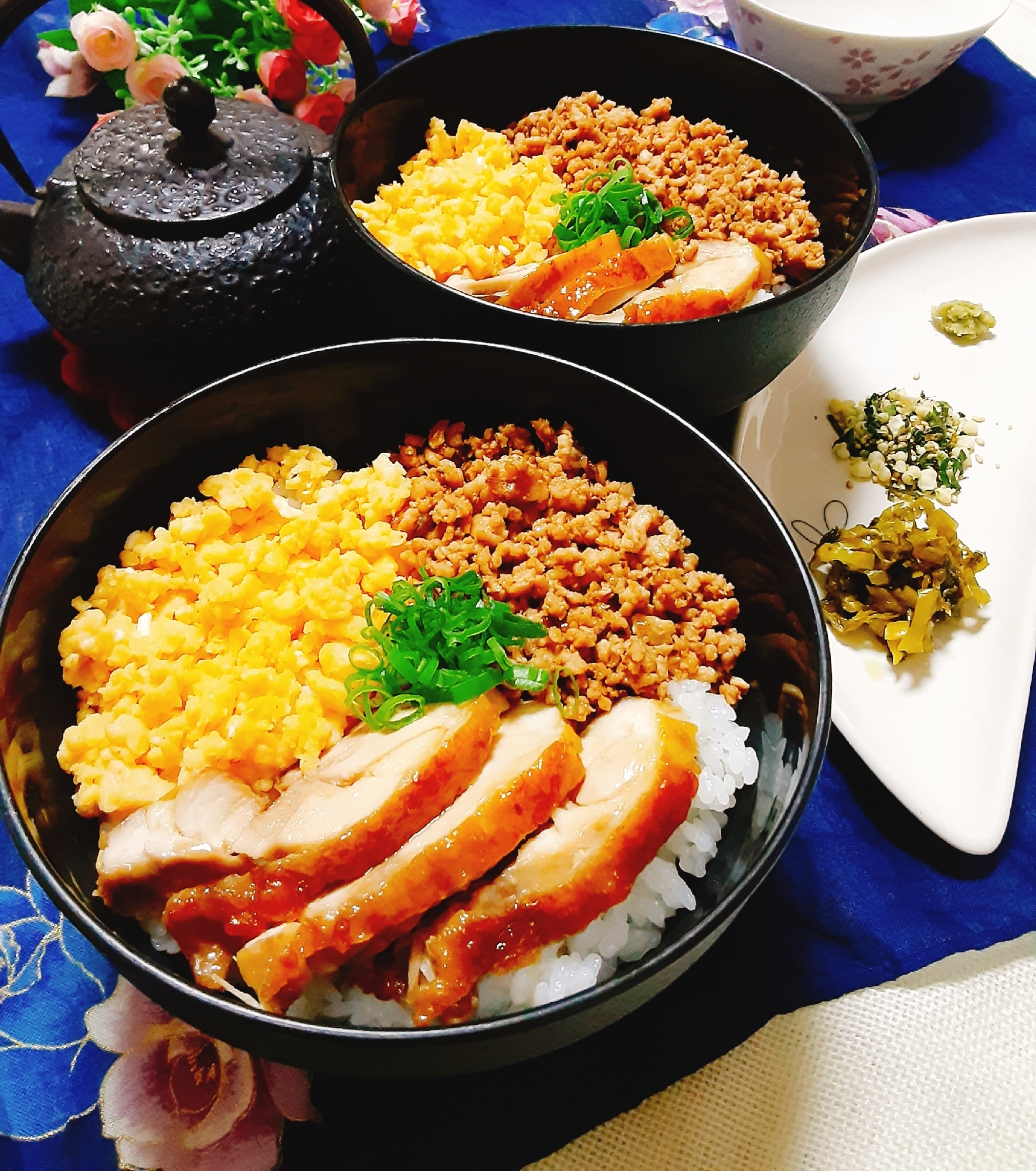 2度美味しく楽しめる3色鶏ご飯&ひつまぶし風