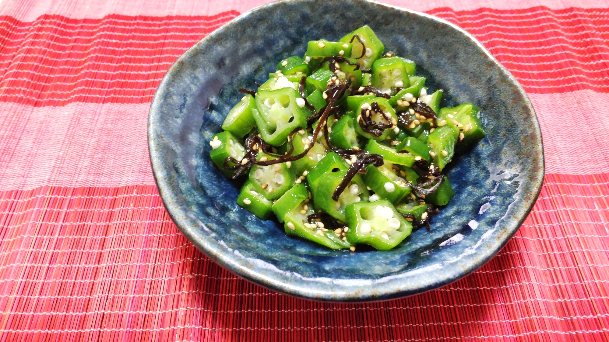 簡単！副菜！オクラと塩昆布のいりごま和え〜