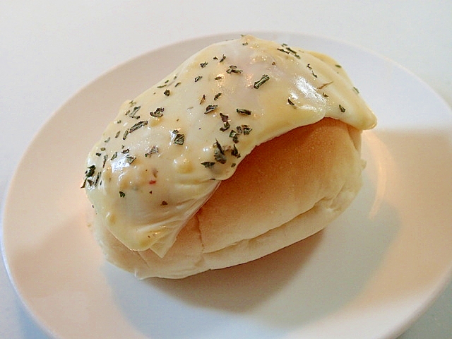 タルタル＆ガーリックで　チーズロールパン
