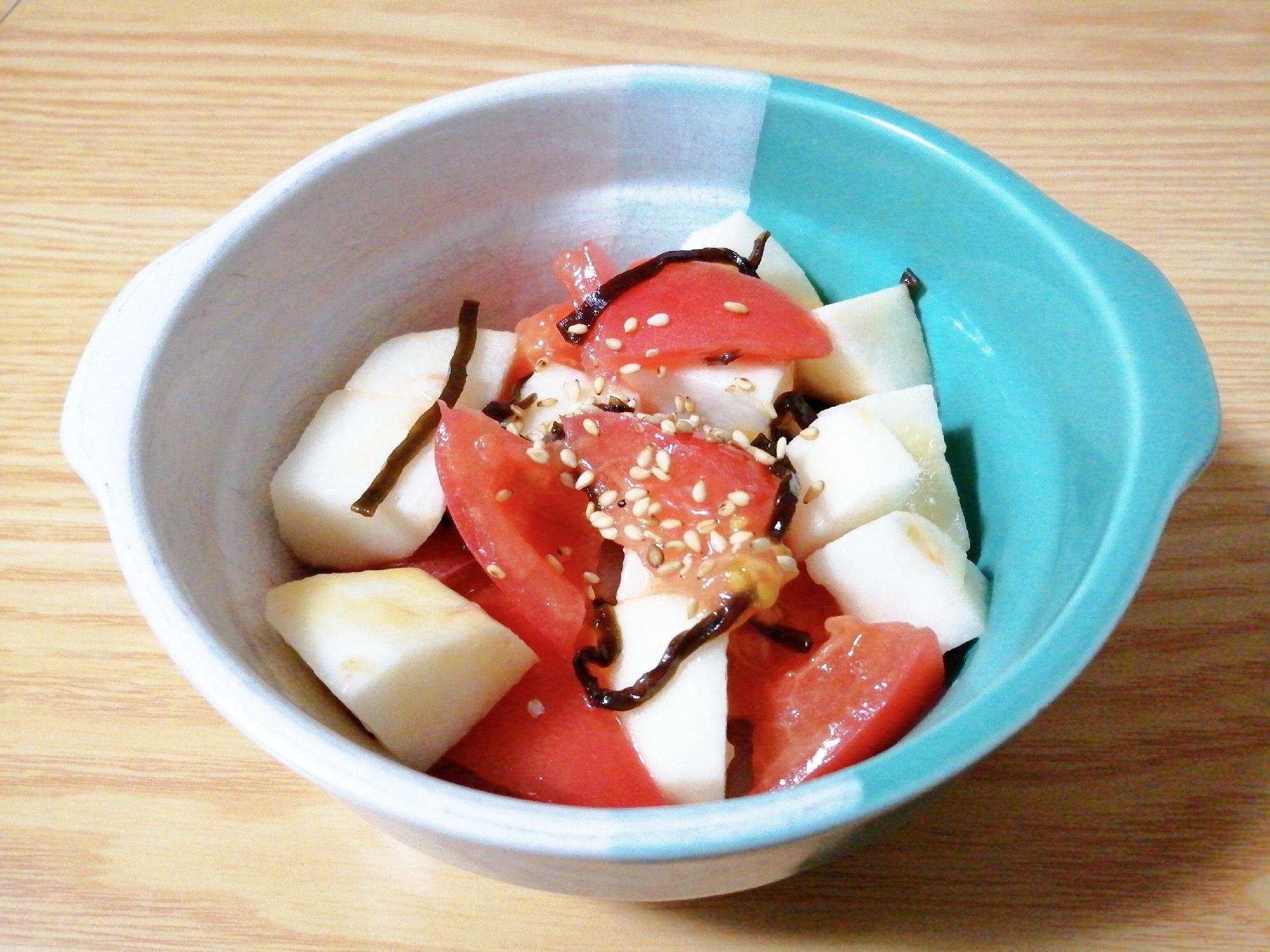 ごま油香る☆トマトと長芋の塩昆布和え