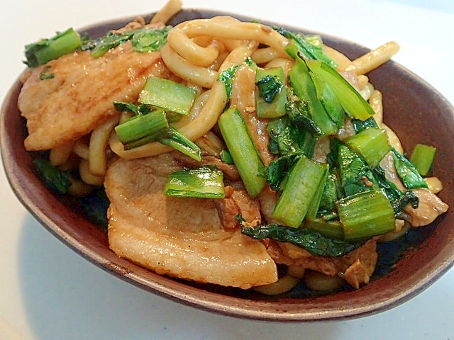 お好みソースで　豚バラと小松菜の焼きうどん