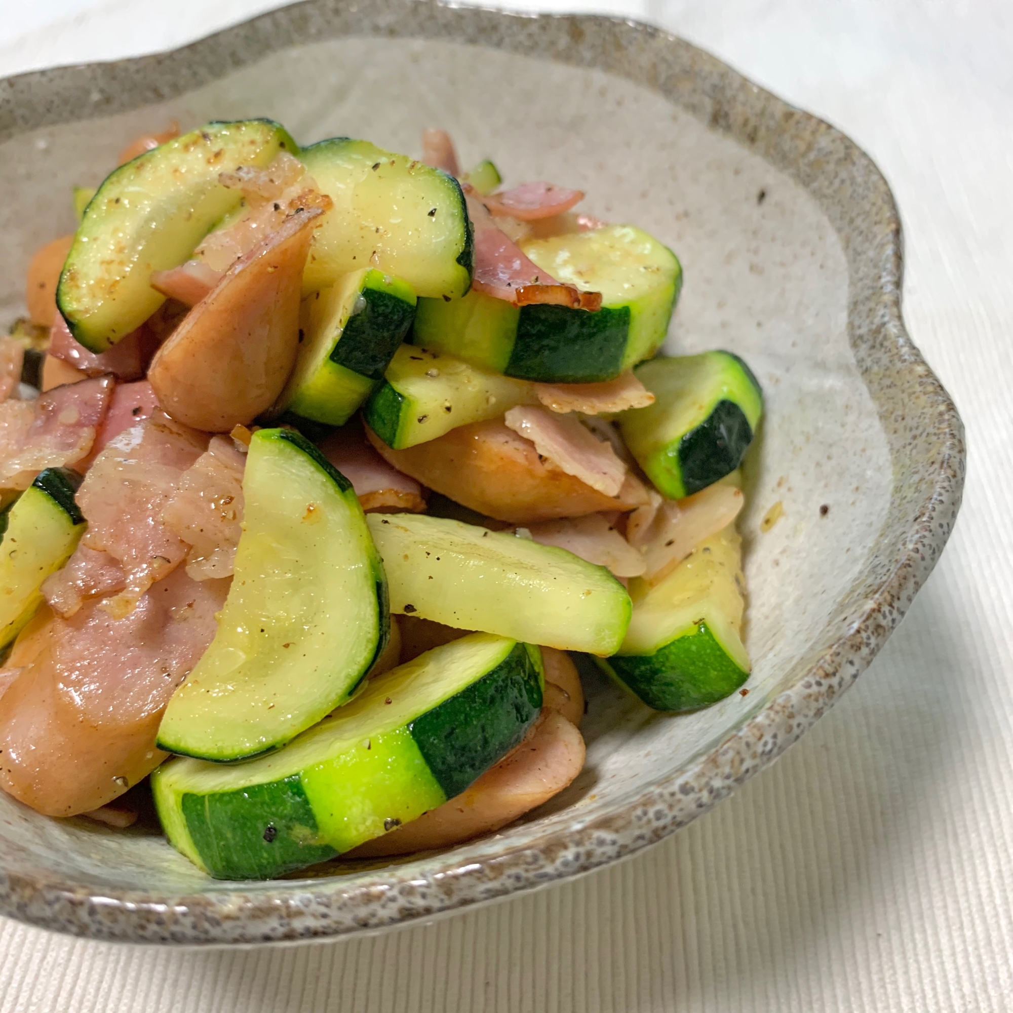 ズッキーニのベーコン炒め レシピ 作り方 By プチショコラ 楽天レシピ ズッキーニのベーコン炒め レシピ 作り方 By プチショコラ 楽天レシピ