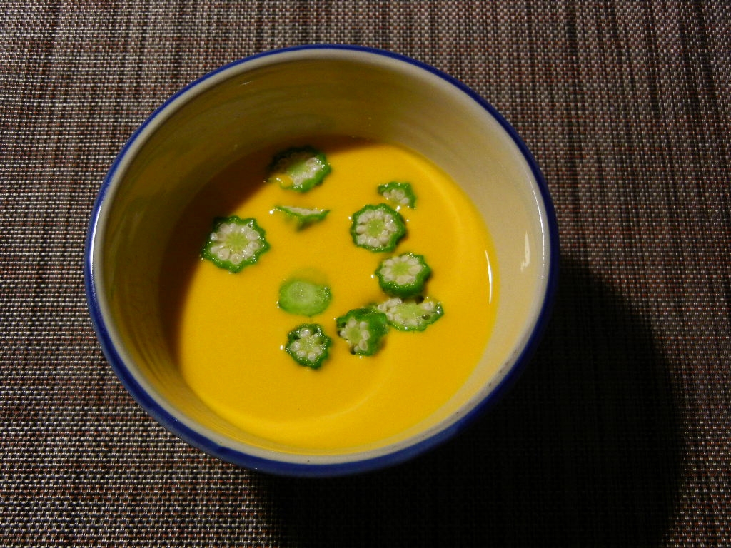 南瓜とオクラの冷製スープ