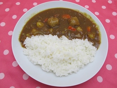 こんばんは。
暑い時期にもカレーは食欲が進み美味しく頂きました。
御馳走様でした。