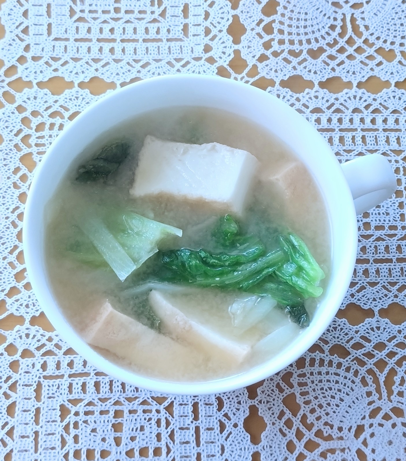 レタスと厚揚げのお味噌汁☆