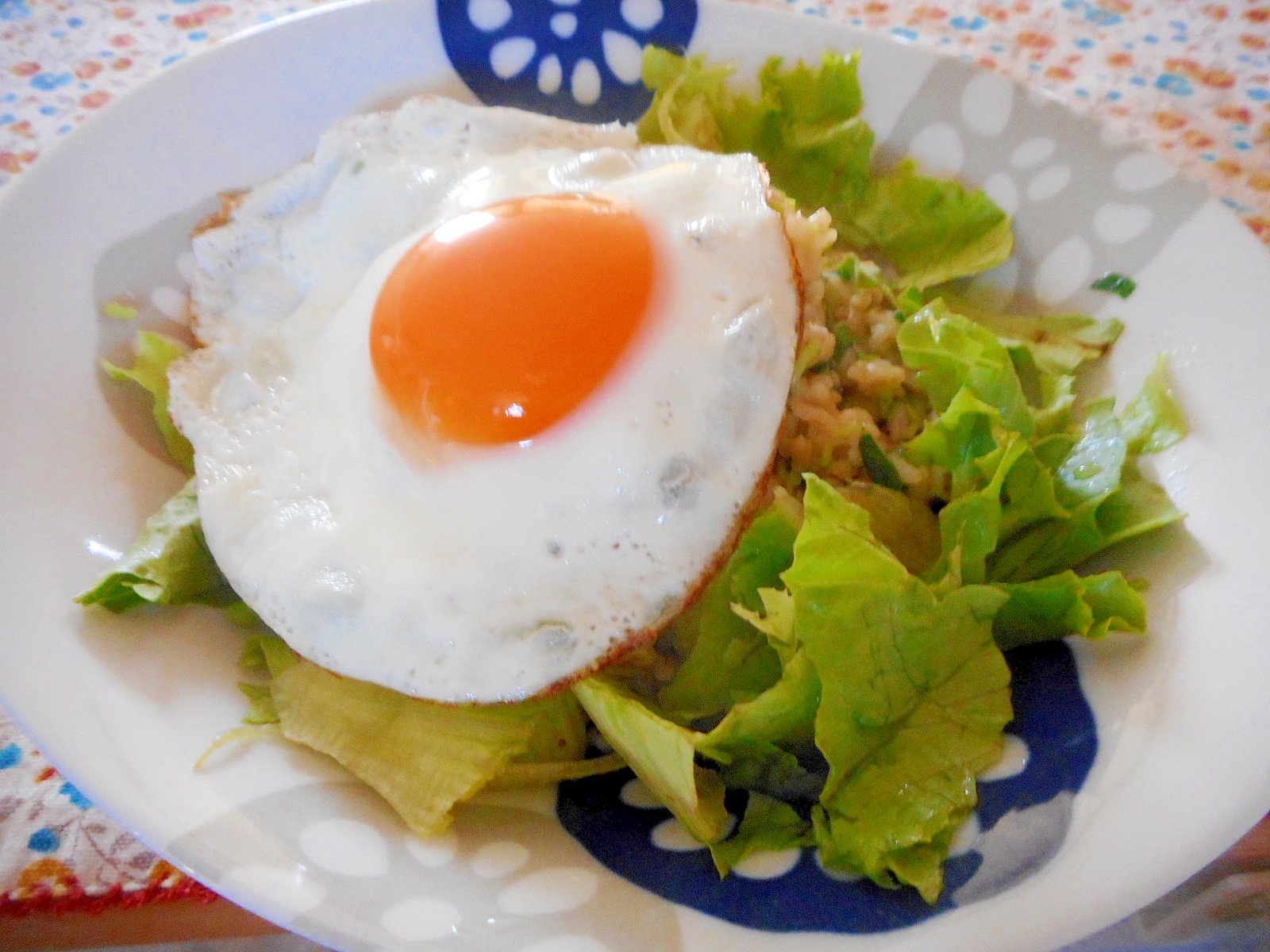 豆苗と鶏ハムのガーリックピラフ