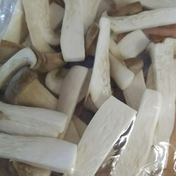 エリンギも冷凍保存 レシピ 作り方 By 梨花 楽天レシピ エリンギも冷凍保存 レシピ 作り方 By 梨花 楽天レシピ