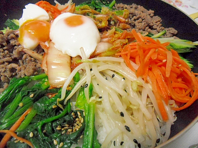 うまいと4回言う 簡単本格お店の味 石焼きビビンバ レシピ 作り方 By ミスチバス 楽天レシピ