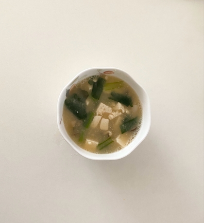 春菊とえのきと椎茸のお味噌汁