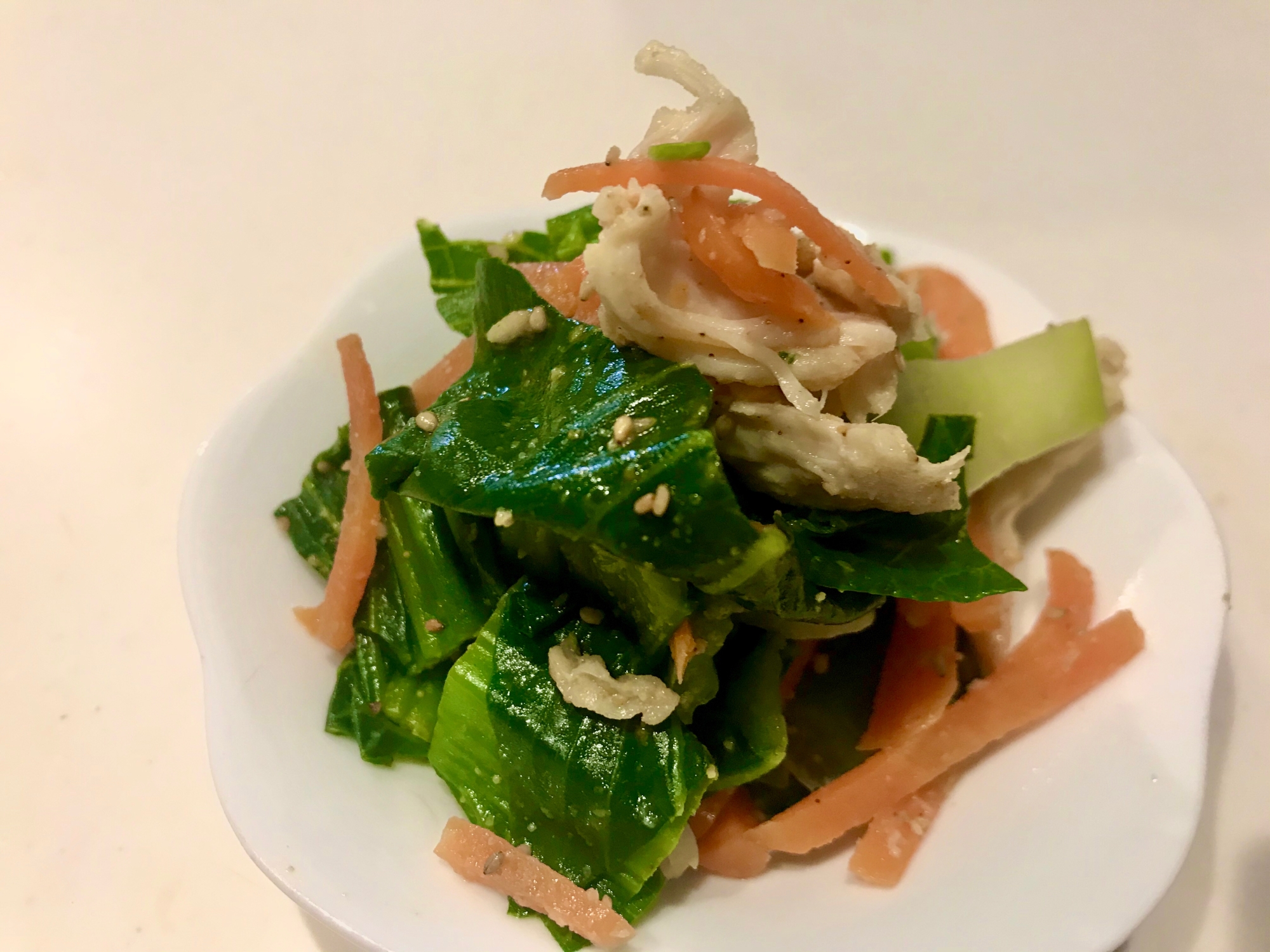 レンジで簡単！小松菜とサラダチキンのナムル