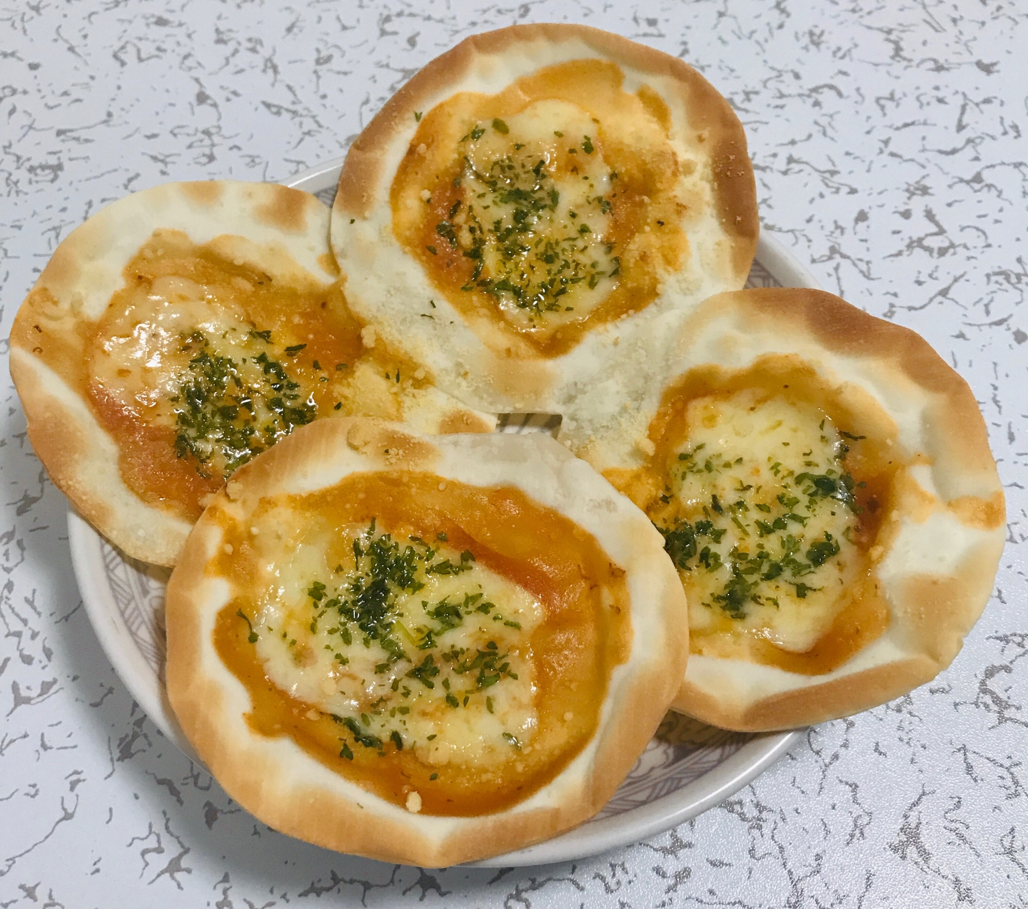 餃子の皮トースト（ピザソース）