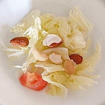 朝食☆ナッツサラダ