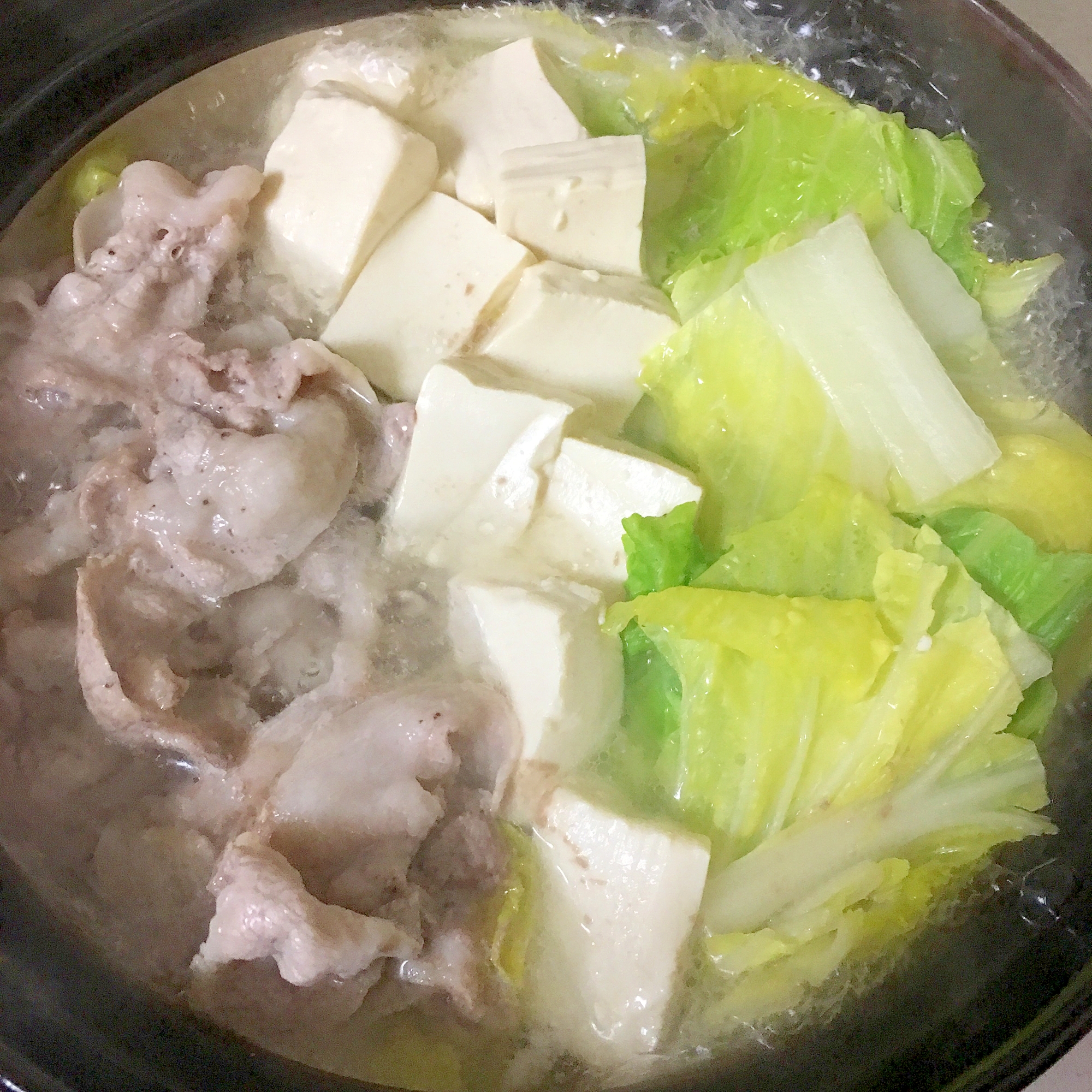 豚こま肉と白菜豆腐だけしゃぶ鍋♡