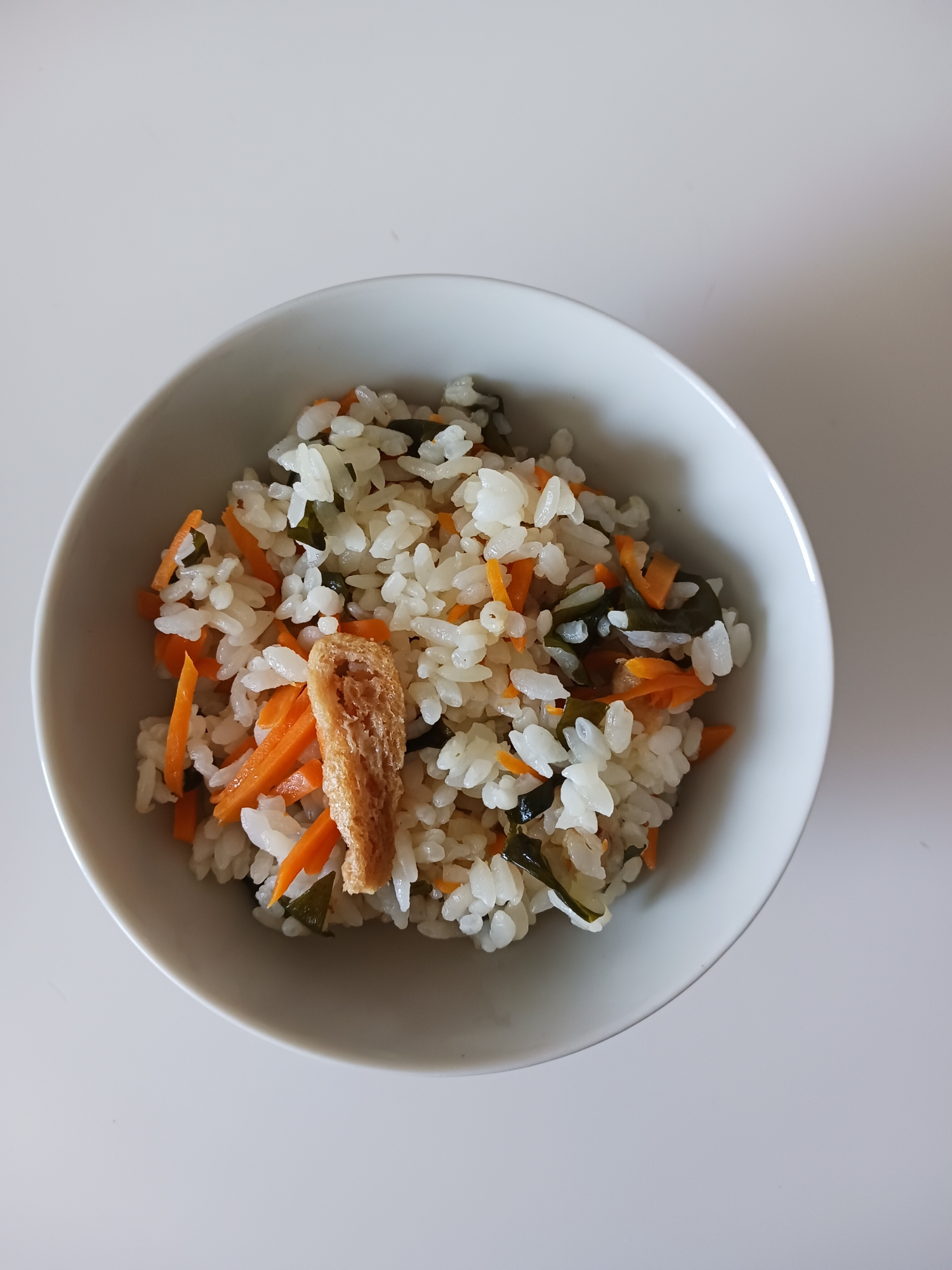 わかめと人参の炊き込みご飯