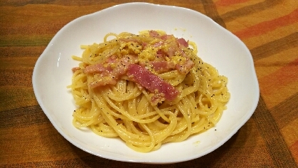 簡単に作れて美味しいです。
ソースとパスタを入れてから弱火で混ぜるとアツアツにするのが難しいですね。何かコツがあるのでしょうか？