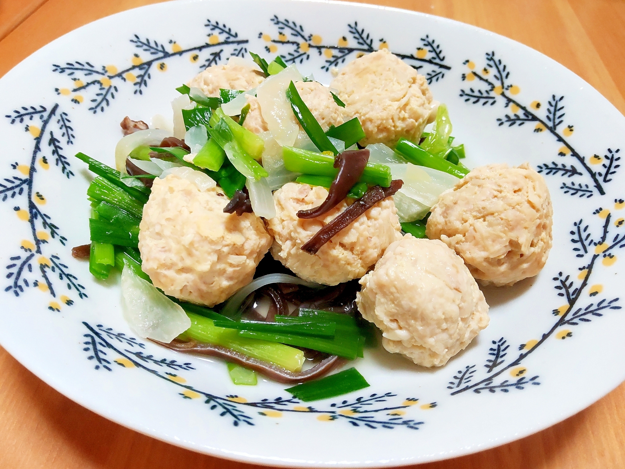 えのき肉団子とニラたっぷり蒸し煮