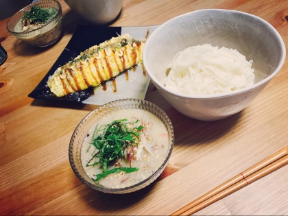 うどんがなかったので素麺で作ってみました！さっぱりとして美味しかったです＾＾大葉とミョウガをトッピングしても美味しかったです＊