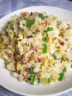 ザーサイとたまごのチャーハン（榨菜蛋炒飯）