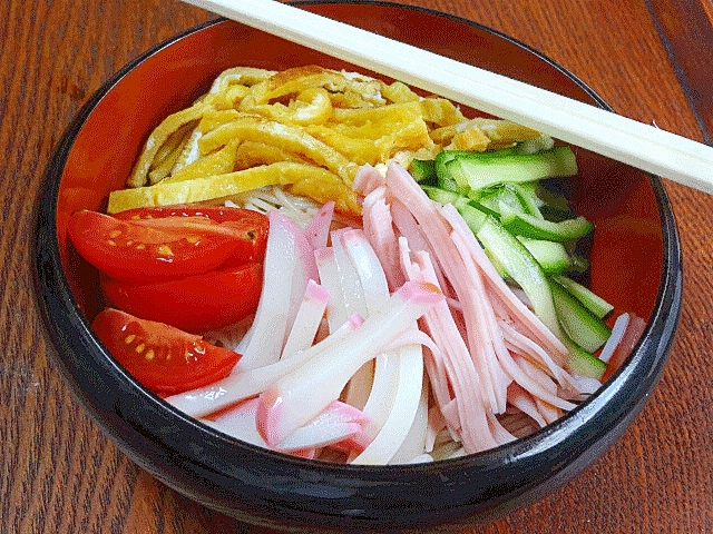 具材は何でも♪　「冷やし中華風そうめん」