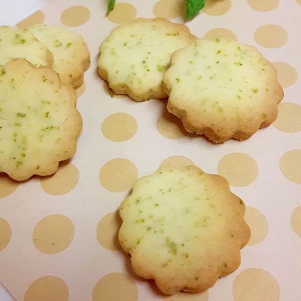 庭のミントで サクほろミントクッキー レシピ 作り方 By Acchan66 楽天レシピ 庭のミントで サクほろミントクッキー レシピ 作り方 By Acchan66 楽天レシピ