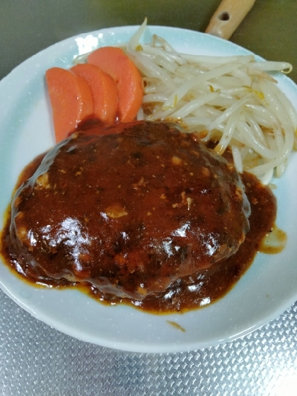 たまにデミグラスソースで食べたくなるんです
美味しかったです♪