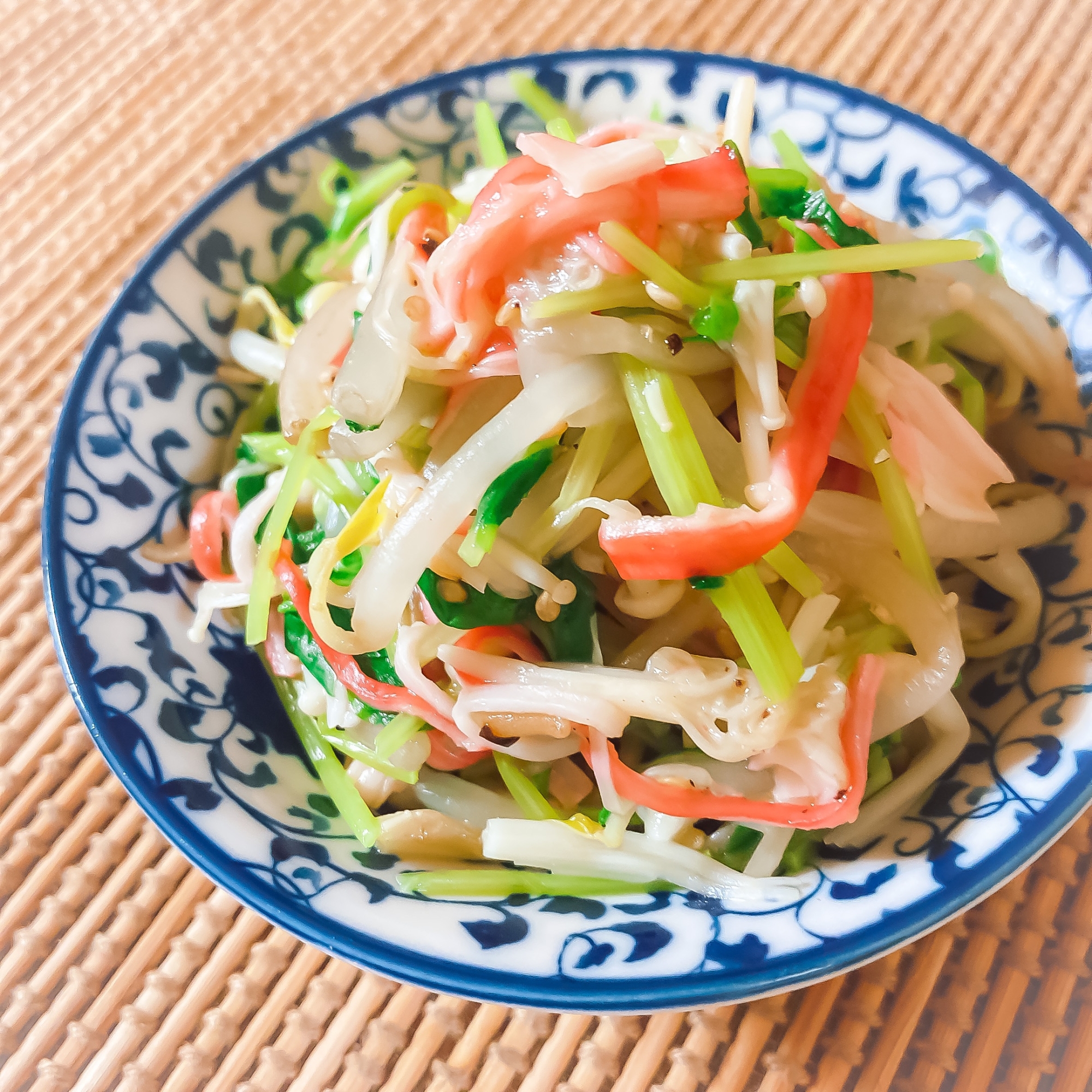 レンジで簡単♪豆苗とカニカマのナムル