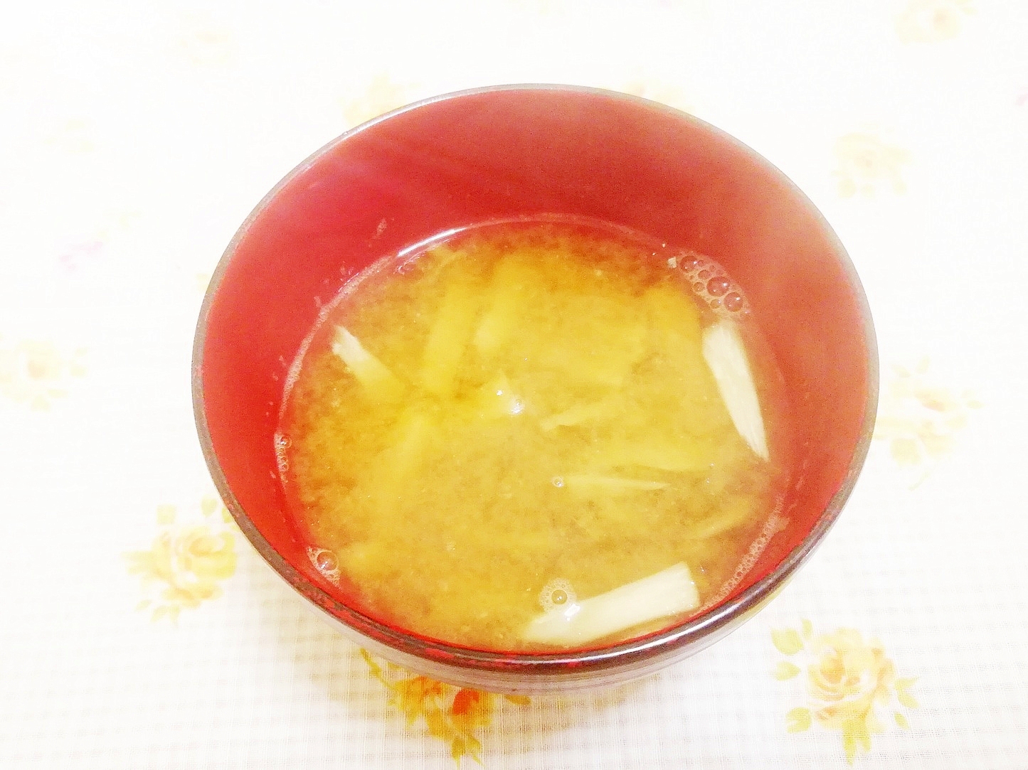 柚子胡椒風味♪ごぼうと角天のお味噌汁