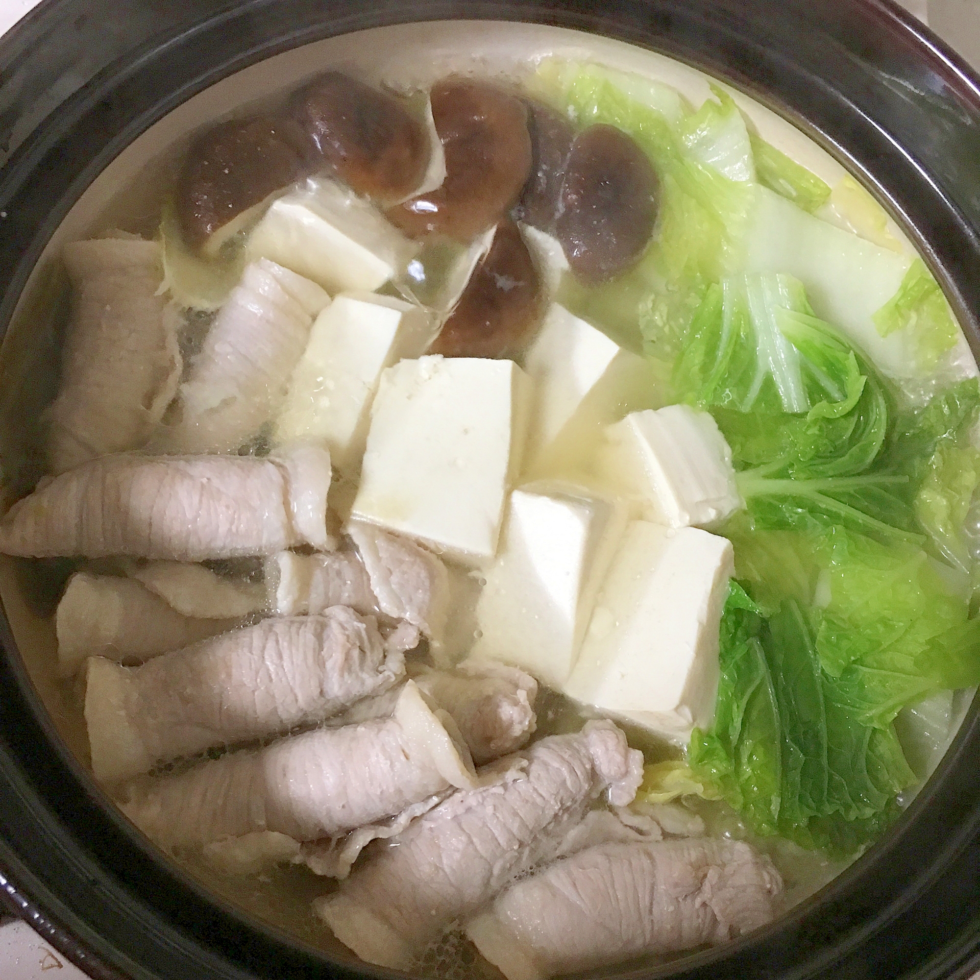 白ネギ豚巻と椎茸白菜の湯豆腐鍋♡