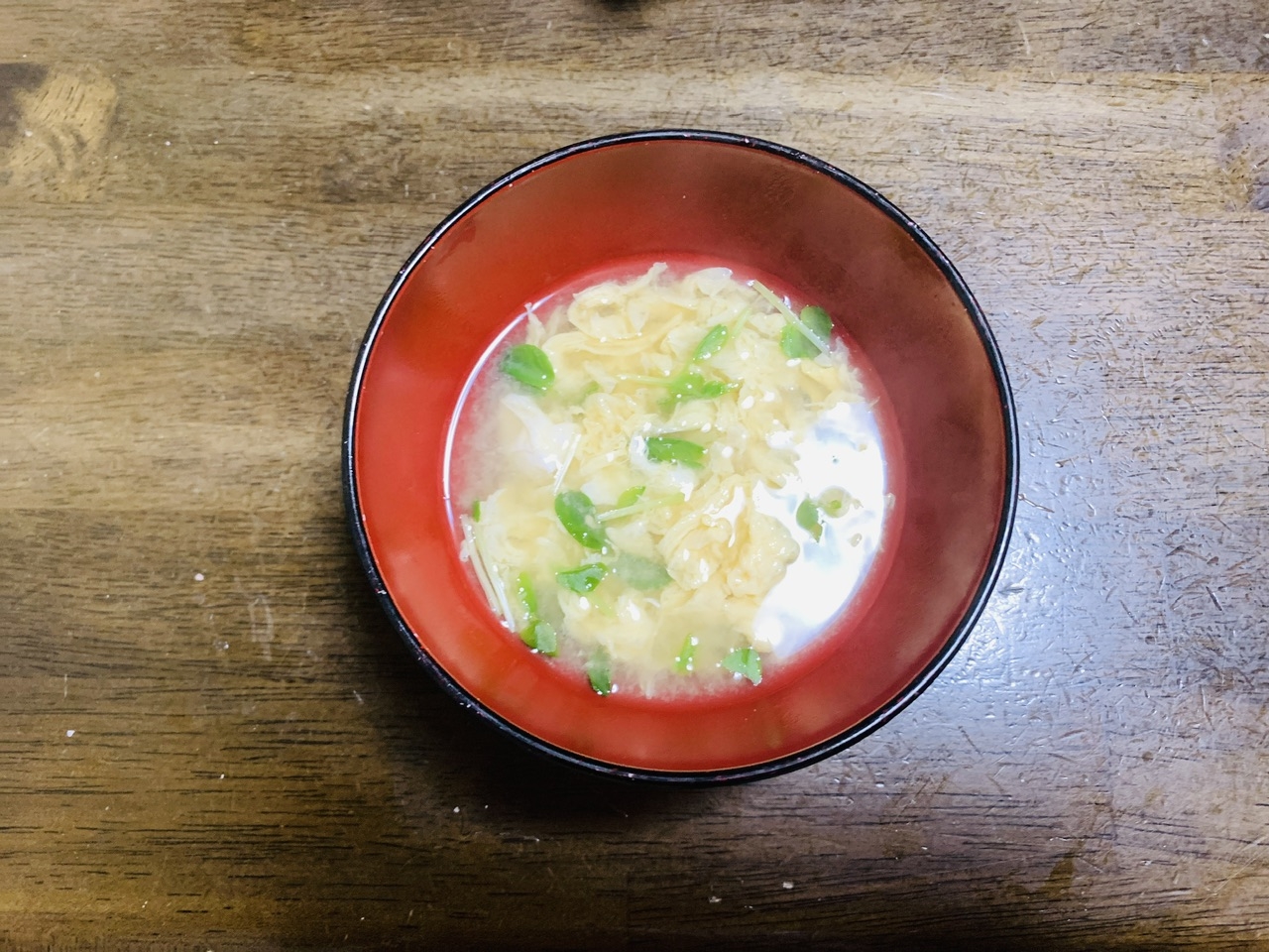 味噌汁レシピ　豆苗と卵の味噌汁