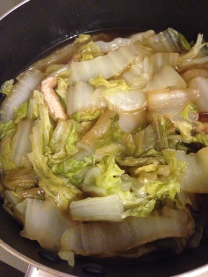 盛り付け前のお鍋ですが、大量の白菜消費に。調味料も少なく、簡単にできました！懐かしくてほっこりします