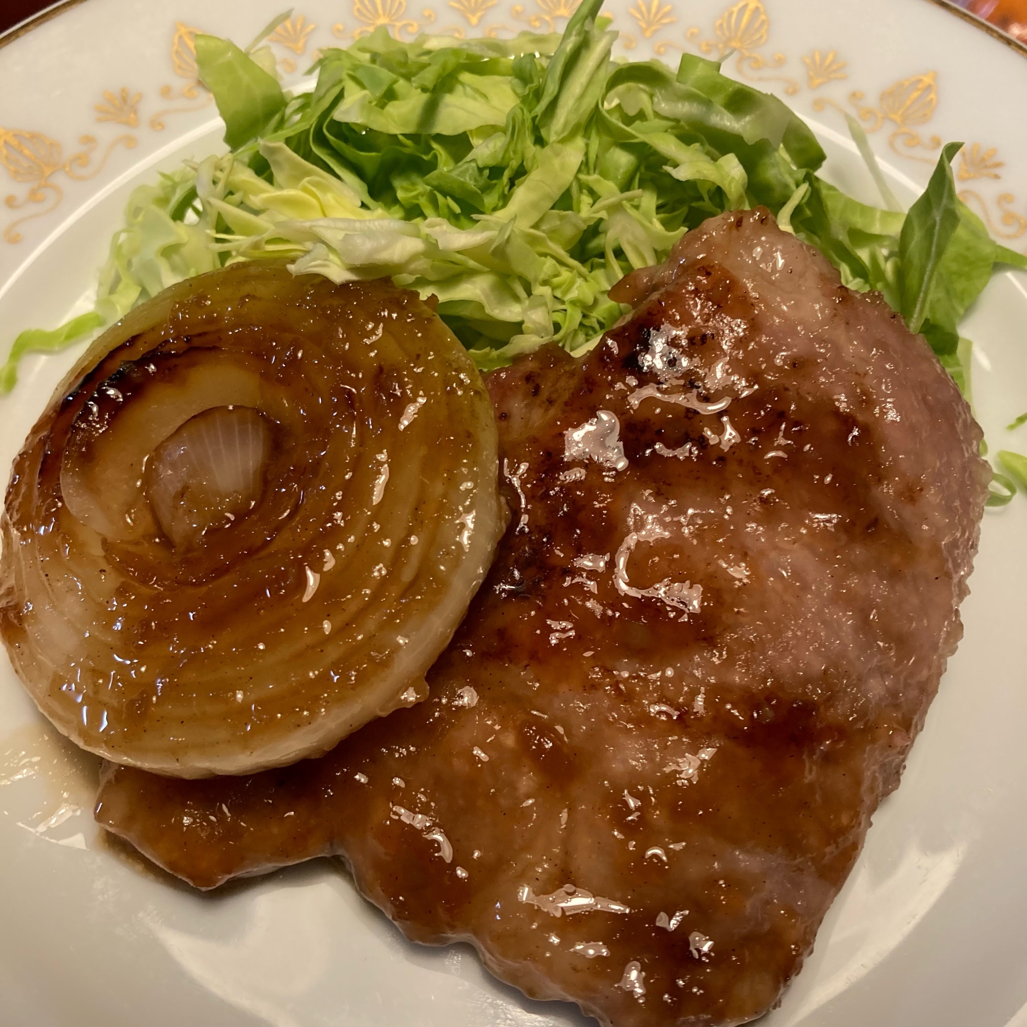 コストコ素材。《玉ねぎと豚肉のプルコギのタレ焼き》