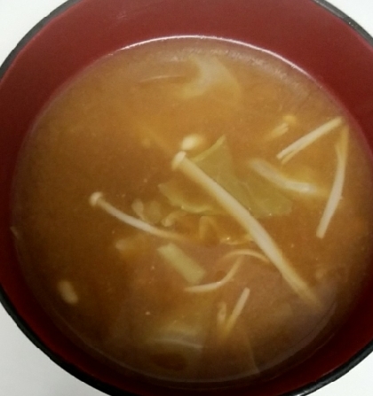 今日の晩ご飯のお味噌汁はKimuキッチンさんのお味噌汁♪とても美味しかったです(*^^*)ご馳走様でした(*´▽｀*)