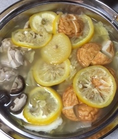 白菜、鶏モモ肉、椎茸、魚河岸揚げを入れました。
作っている時の柚子の香りがいいですね～♪
上品な感じで、美味しかった～♡
レシピ、ありがとう～
(^o^)♪