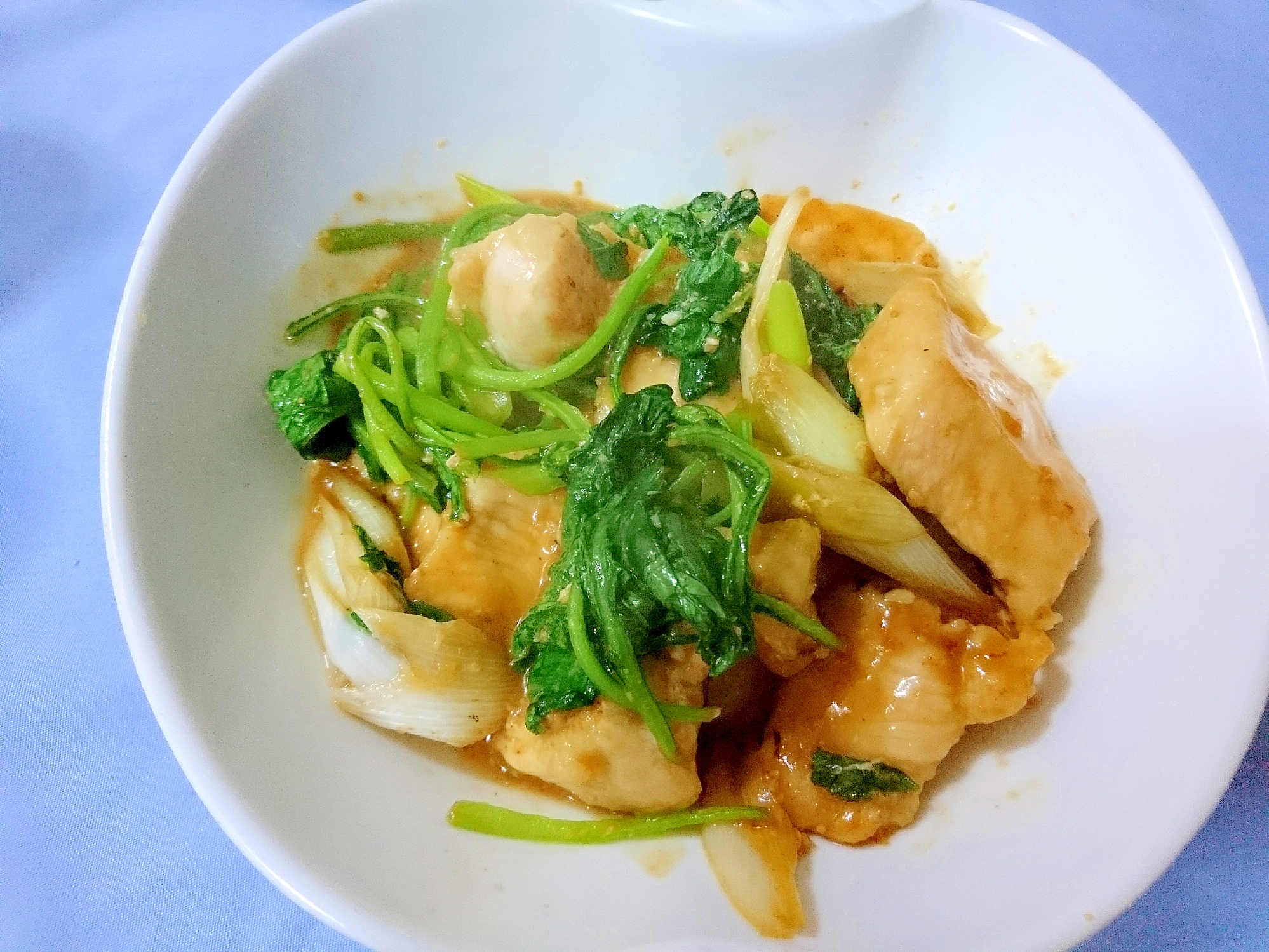 鶏肉と小松菜の味噌マヨ炒め
