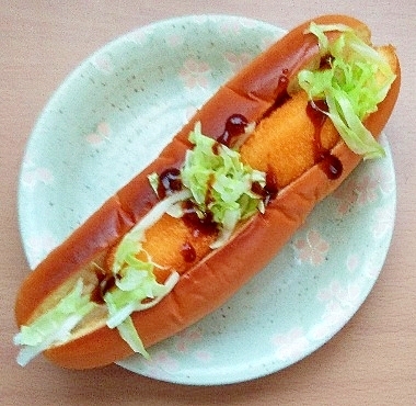 キャベツとコーンコロッケソース焼きドッグ