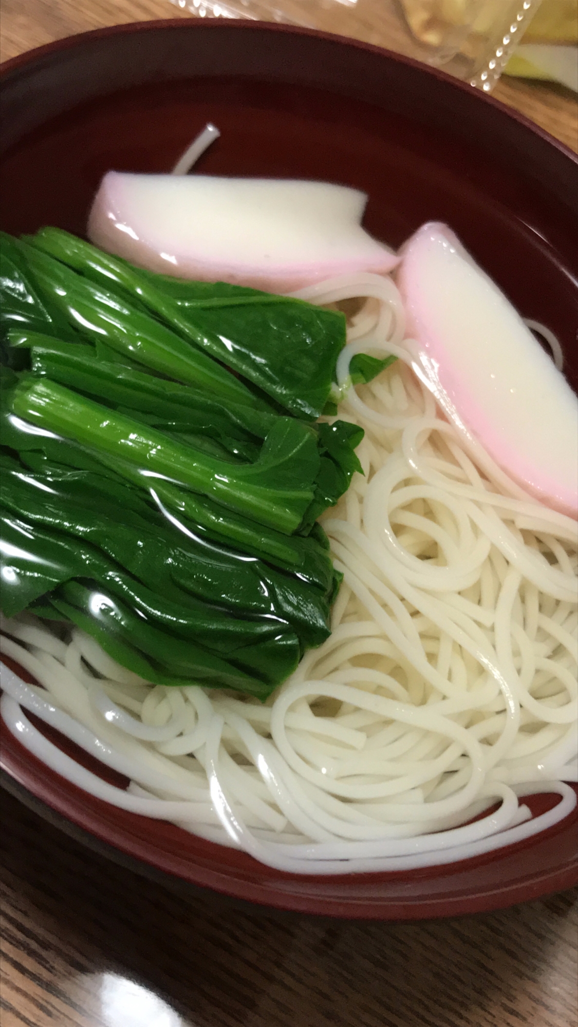 うどんスープでかまぼことほうれん草のにゅうめんღღ