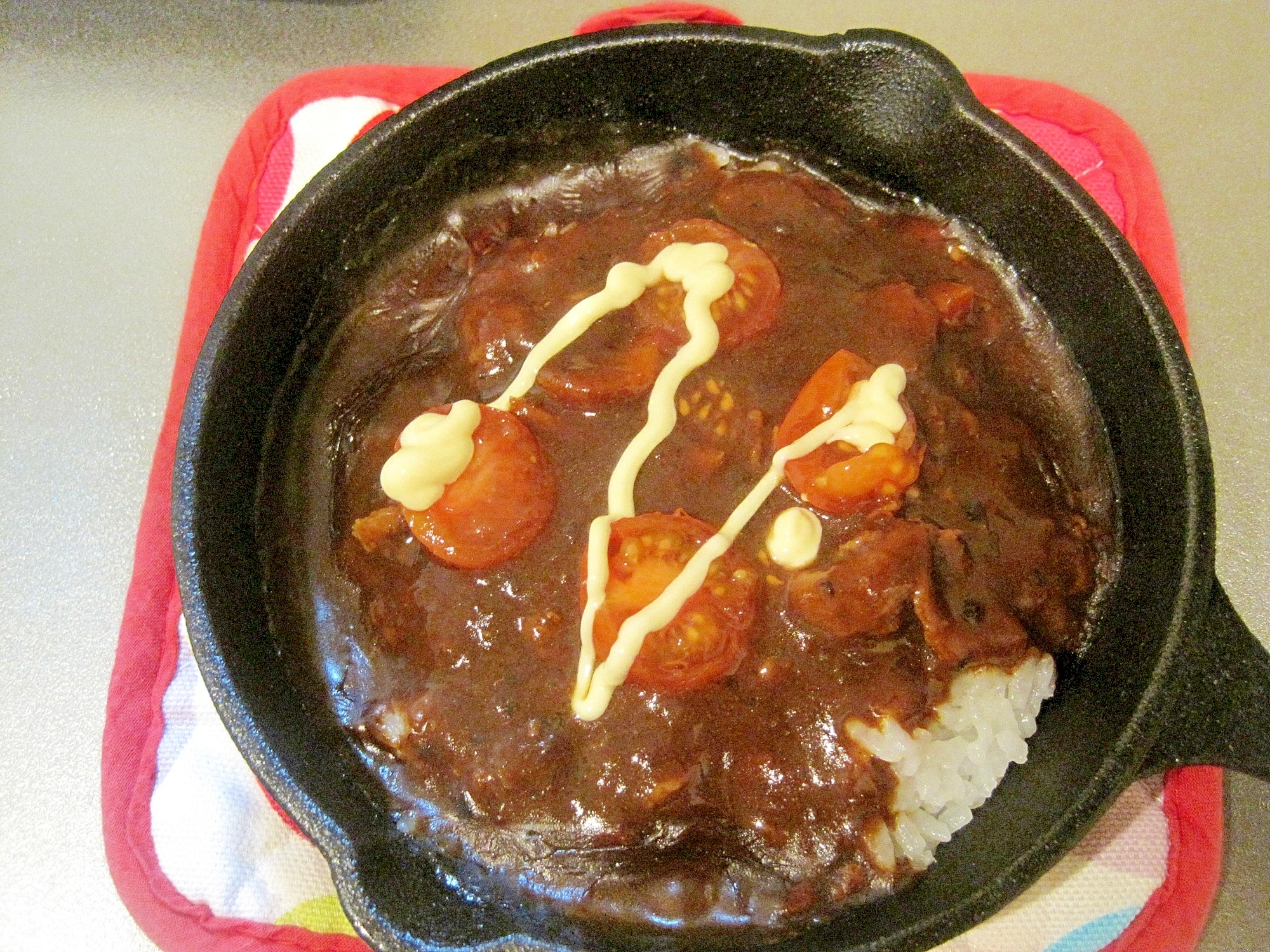 残ったカレーでカレートマトマヨ焼きカレー