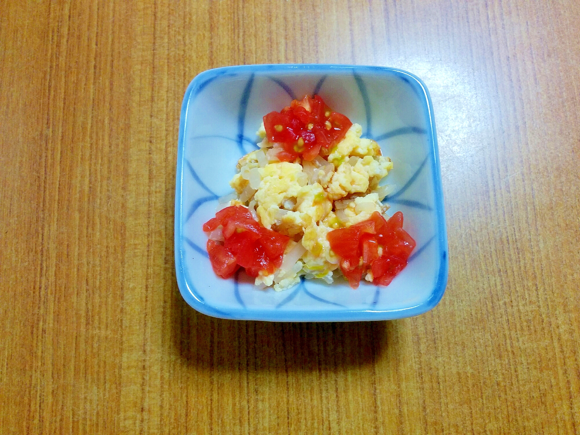 【離乳食】ふわふわ卵のトマトサラダ