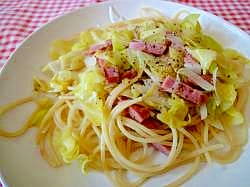 キャベツとベーコンの和風パスタ