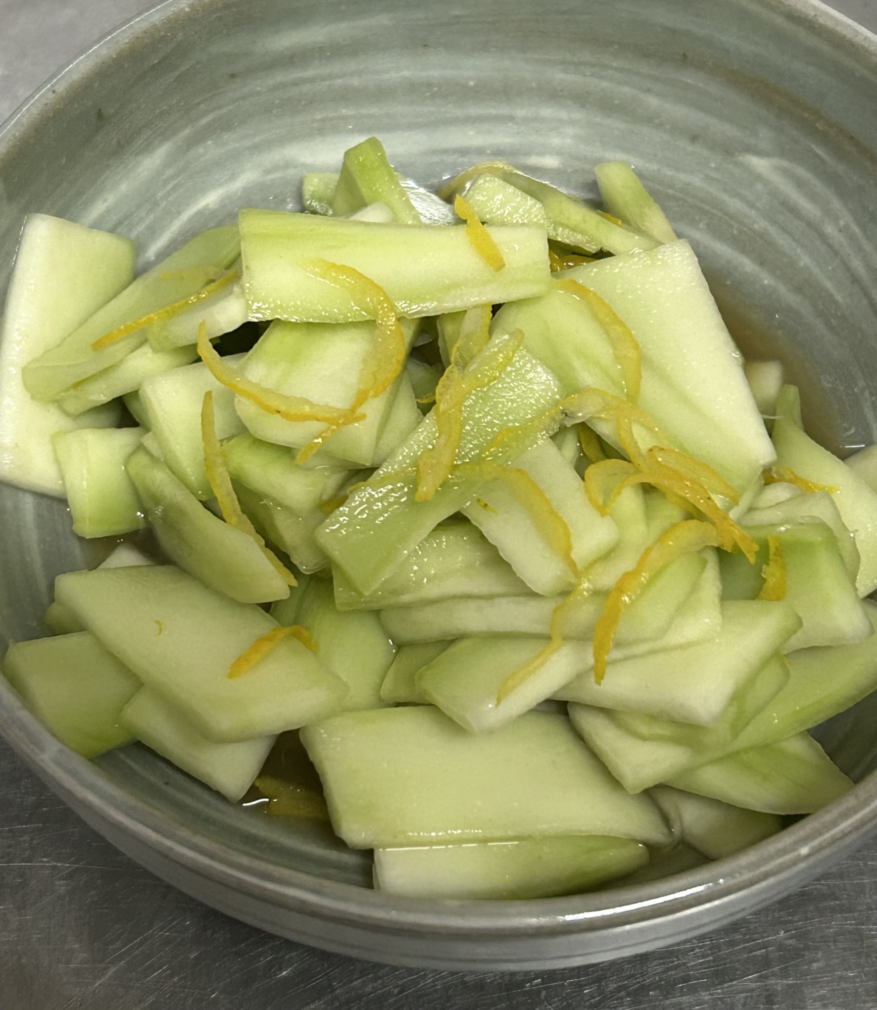 ブロッコリーの芯の柚子漬け