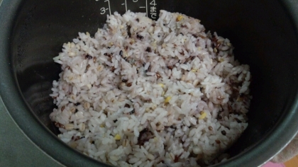 こんばんは☆
昨日かれーだったので雑穀米に塩麹混ぜました♪
とーってもおいしくいただきました(*^^*)
ごちそうさまぁ☆