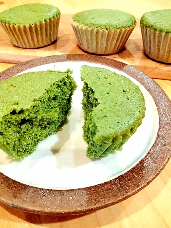 レンジで３分♪米粉で大麦若葉の蒸しパン