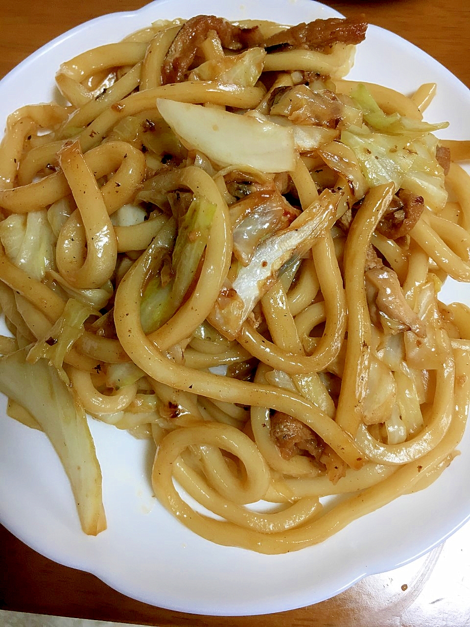 鶏とキャベツと揚げの焼きうどん