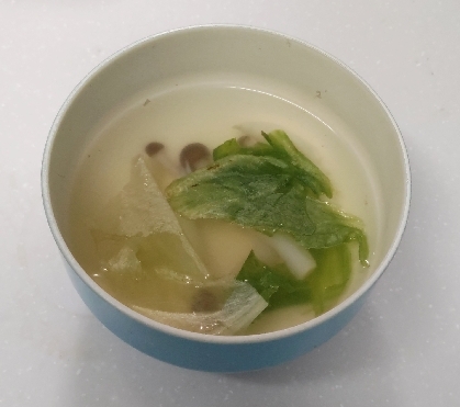 おるがんさん♪朝食に子供に作りました☘️ラー油なしですが、中華スープ好きなので、ペロリ完食しました☺️今レタスなくて買ったのなので、また収穫したら作りたいです☆