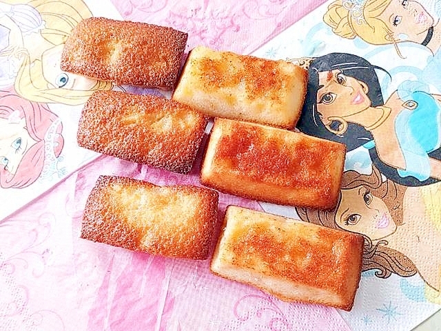 100均シリコン型で!りんごの甘煮入りフィナンシェ