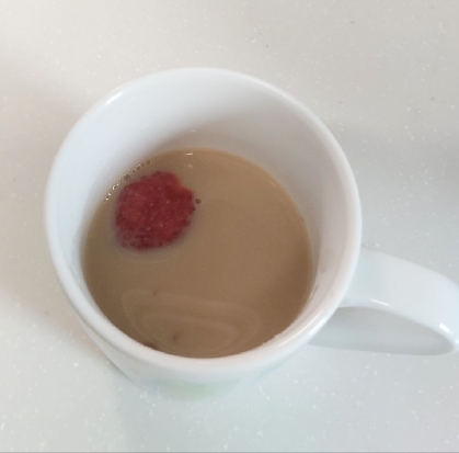 おとさん、ティータイムに、ほうじ茶ミルク苺ティーとてもおいしかったです♥
今年も母の苺が楽しみです✨
ありがとうございます(⁠｡⁠•̀⁠ᴗ⁠-⁠)⁠✧