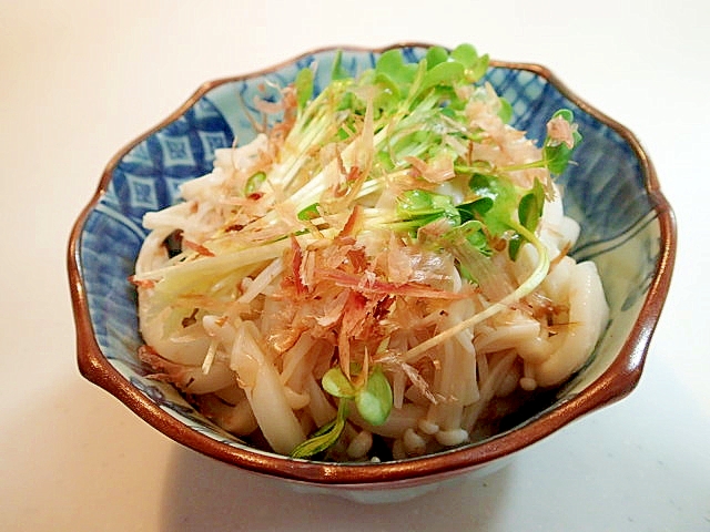 飛魚つゆで　えのき茸とかいわれ大根の冷やし半饂飩