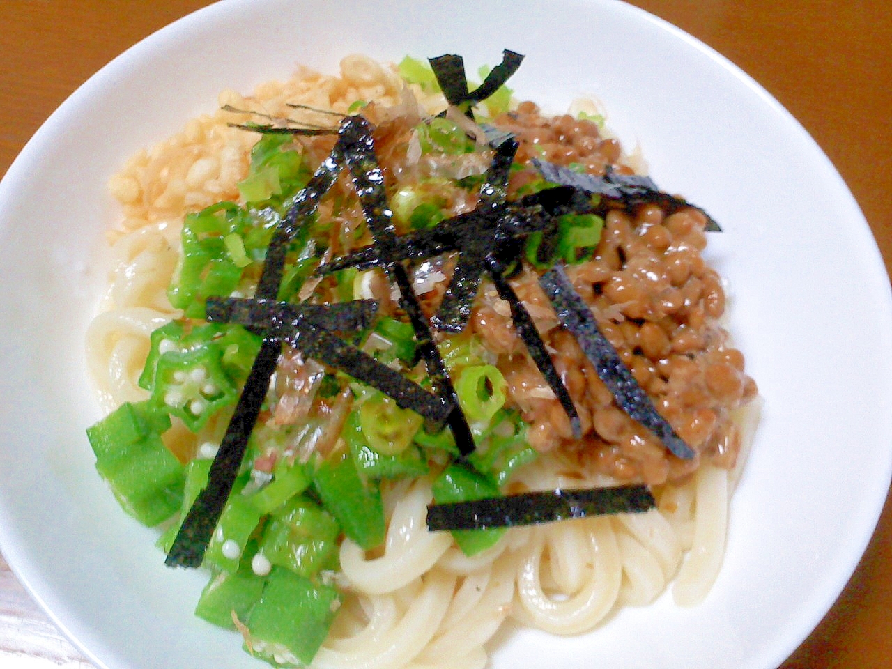 納豆とオクラの冷やしうどん