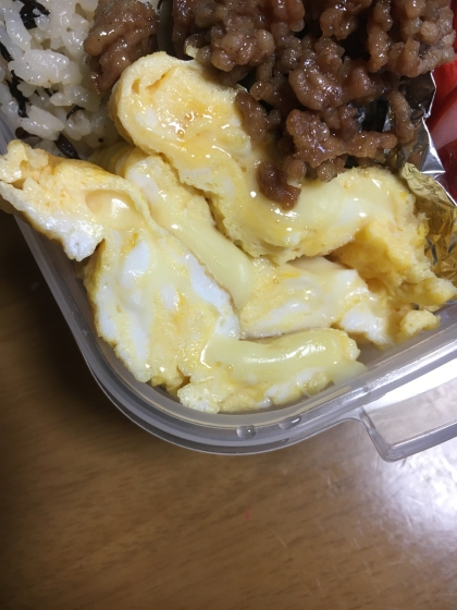 スライスチーズで簡単チーズ卵焼き