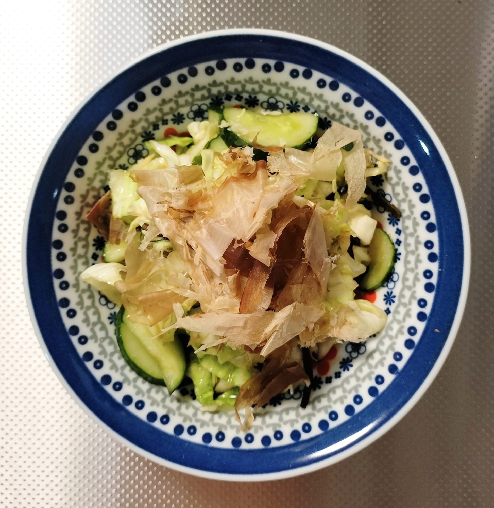 【箸休めに♪】キャベツときゅうりのおかか浅漬け